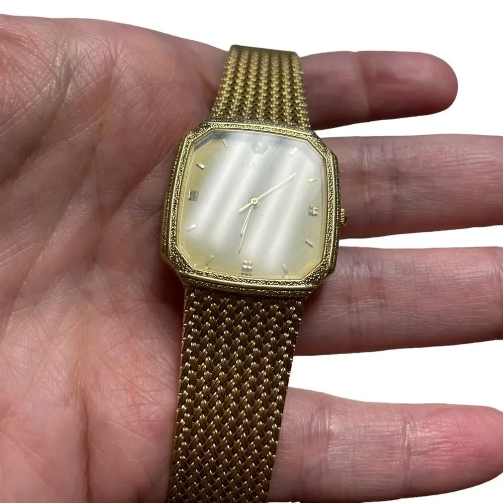 Vintage BULOVA QUARTZ 1985 DIAMOND MENS WRISTWATCH
